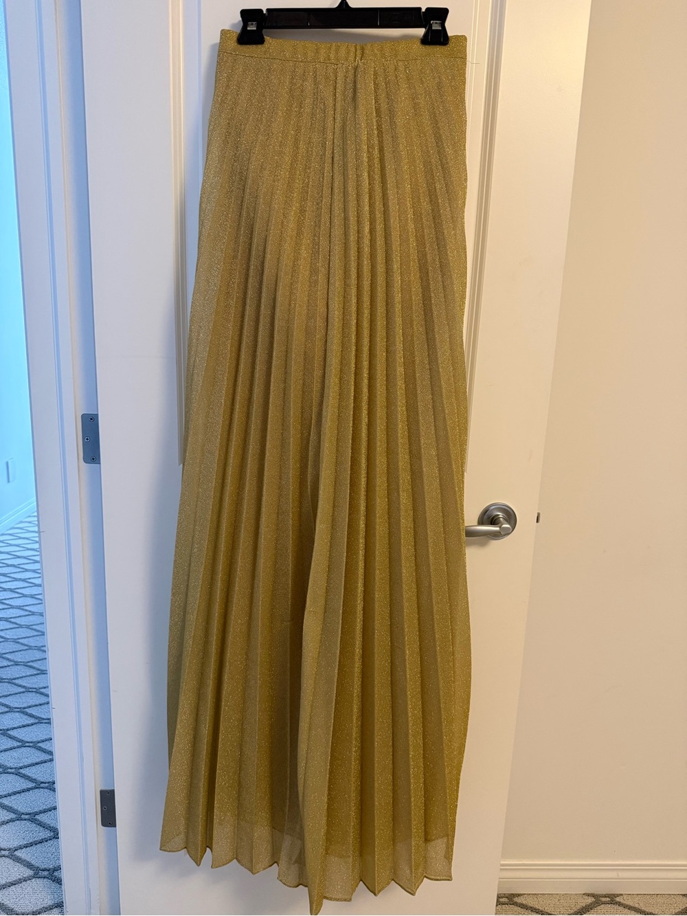HALSTON Juliet Metallic Plissé Strapless Gown Gold Size 4 | NWOT - Picture 4 of 9